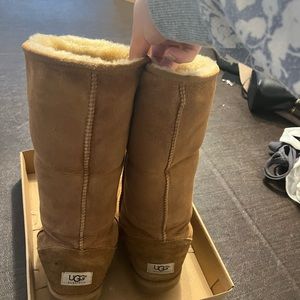 Classic tall uggs in chestnut! Women’s size 10